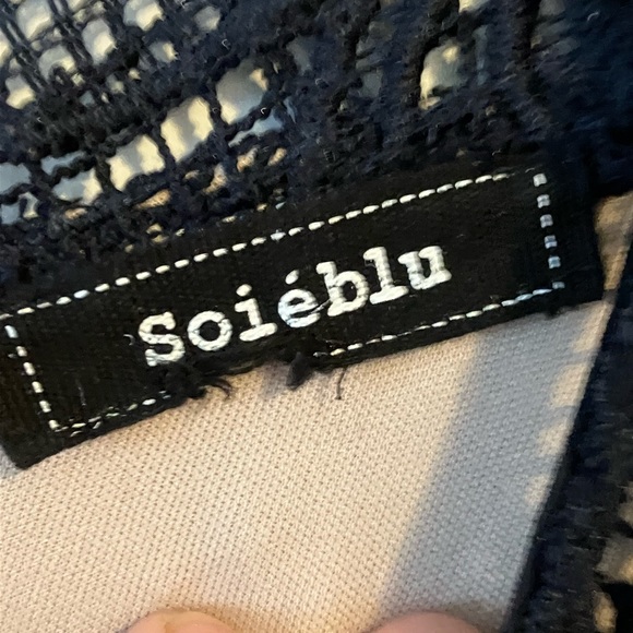 Beautiful navy blue dress with nude underlay size medium - Picture 4 of 4